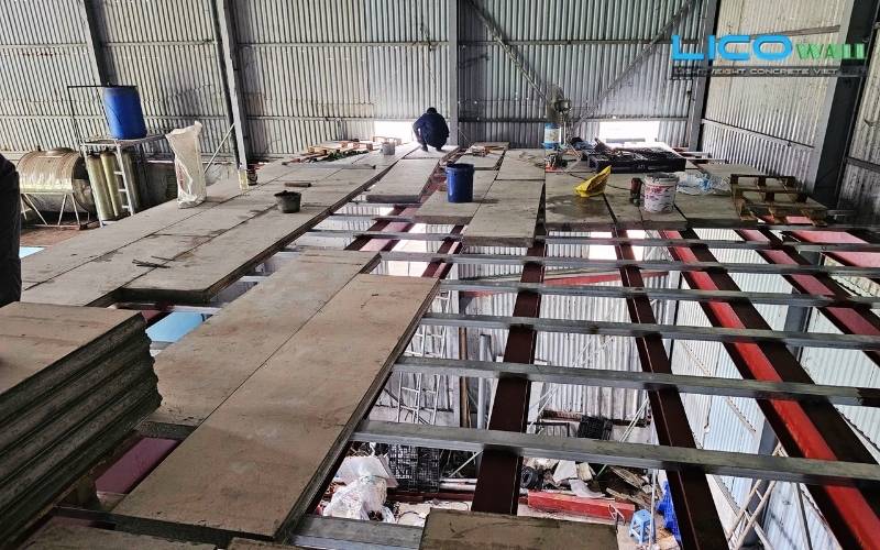 Tấm bê tông nhẹ EPS được đúc sẵn giúp tiết kiệm thời gian và nhân công, dễ dàng lắp ráp,...