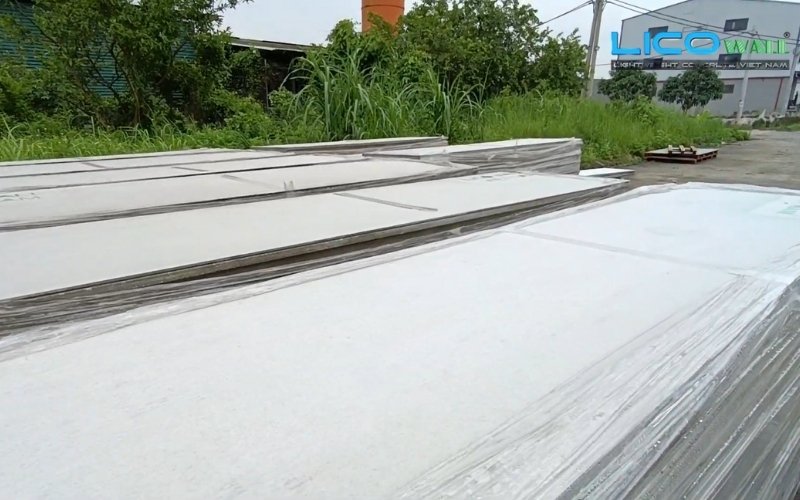 Các tấm bê tông nhẹ EPS đặt tại công trình