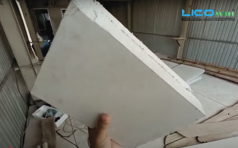 Tấm bê tông nhẹ EPS trước khi thi công