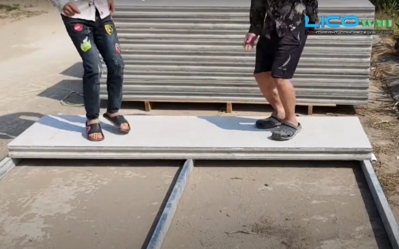 Buổi thử nghiệm khả năng chịu tải tấm bê tông nhẹ EPS của LICO WALL