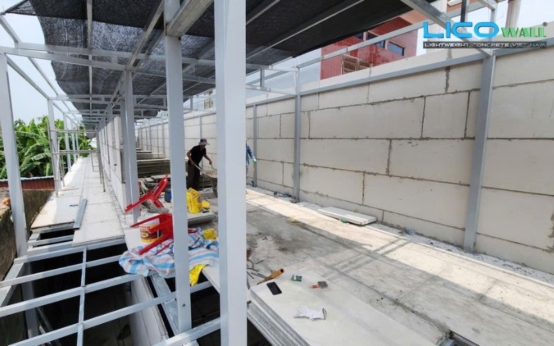 Thi công nhà sàn bê tông với bê tông nhẹ EPS