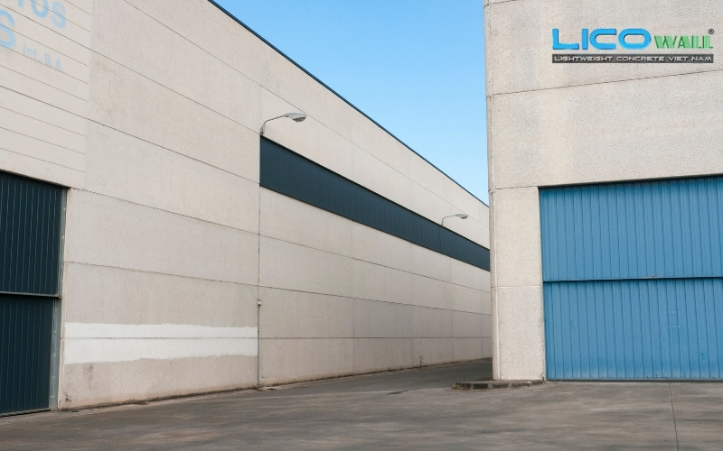 Công trình xây dựng kho với sàn deck