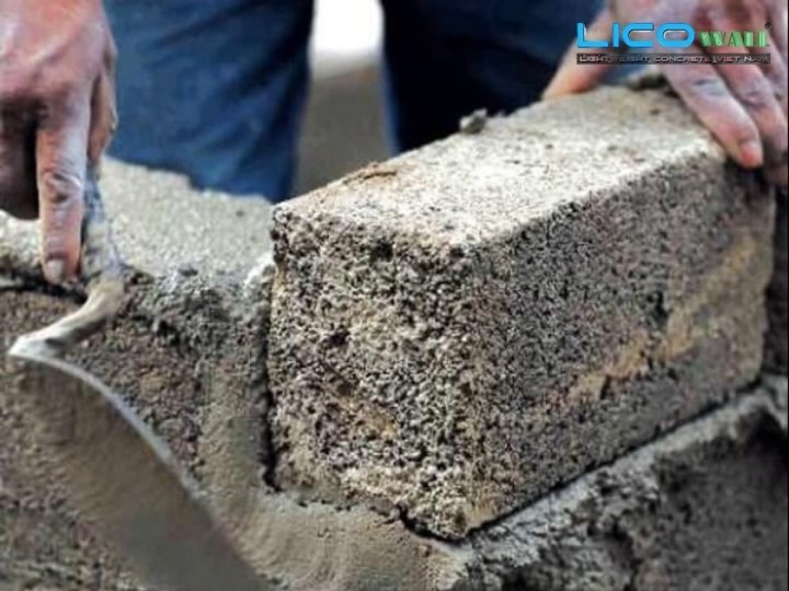 Vữa khô trộn sẵn Mova là gì